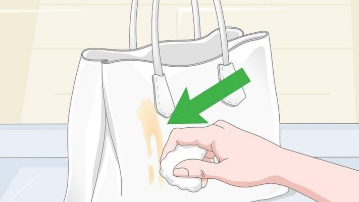 cách xử lý túi da bị ố vàng (3)